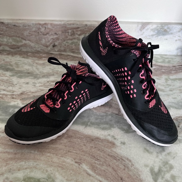 Nike Sneakers - Picture 2 of 5